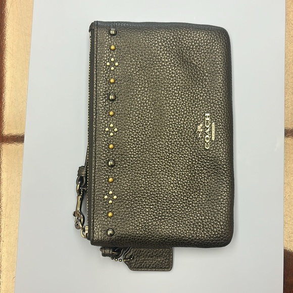 Black Coach Wristlet New with original Box - Picture 11 of 13